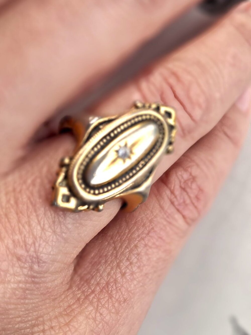 Vintage Avon Gold Tone Kensington Ring Rhinestone Victorian Style Statement - Picture 3 of 4